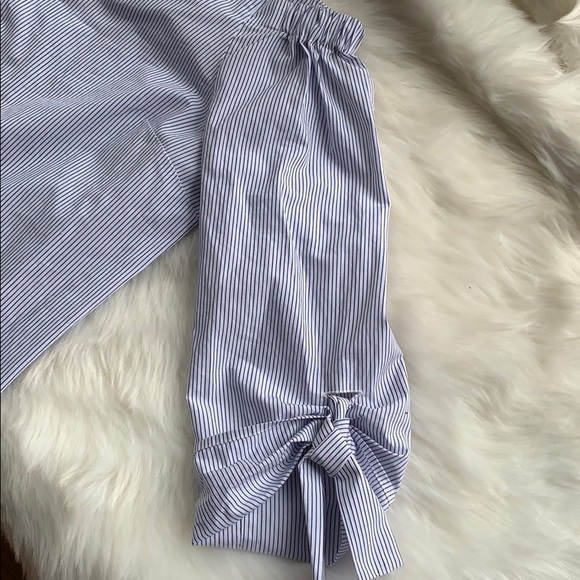 Babaton from Aritzia off the shoulder top. - Picture 3 of 3